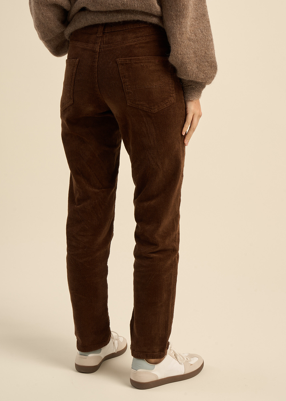 Pavlina - Pantalon Boyfriend Velours Sud Express seconde main photo 5